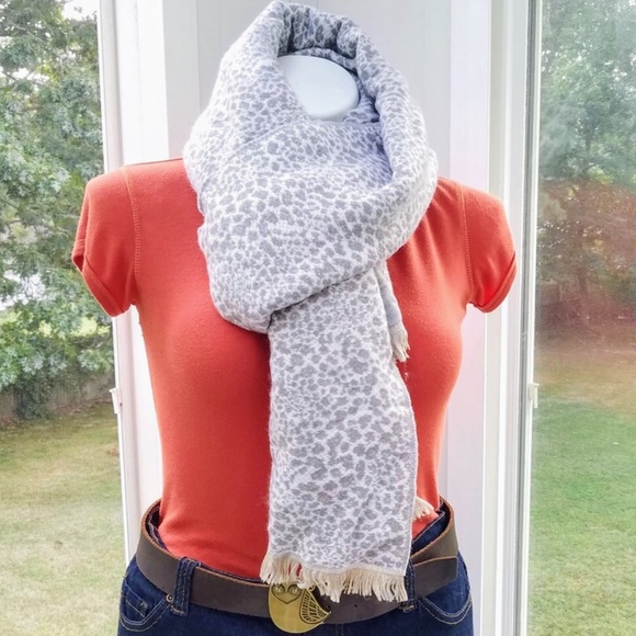 GAP Accessories - Gap Cozy Leopard Print Fringe Blanket Scarf